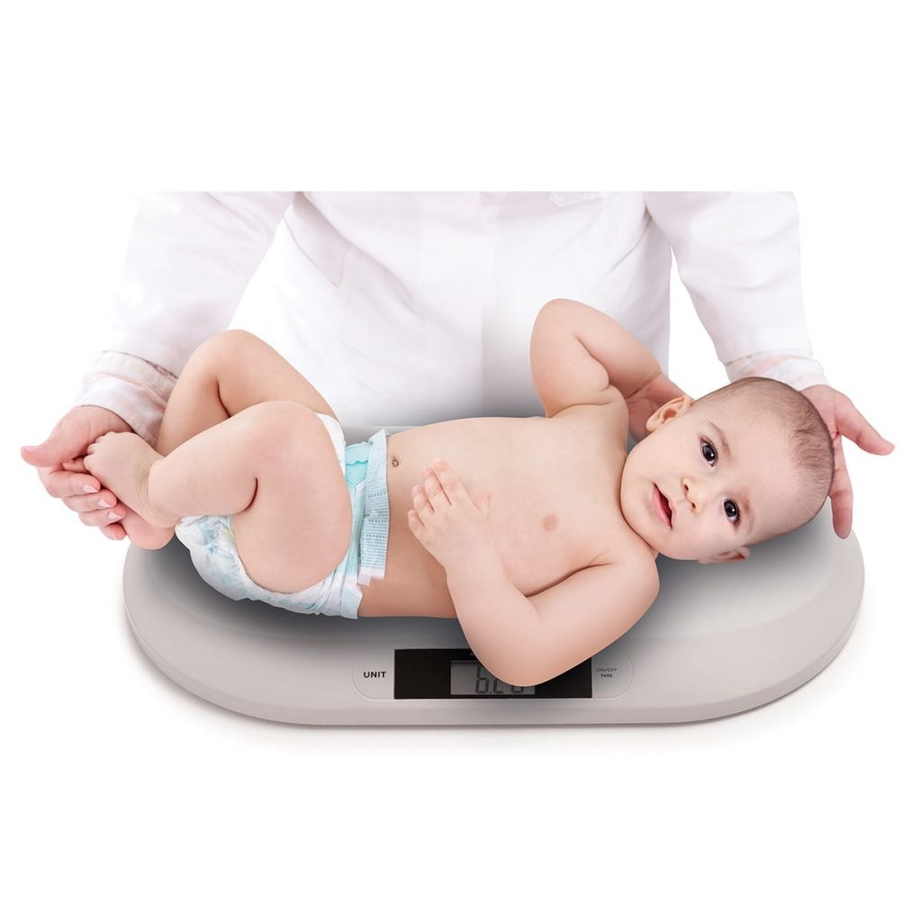 Waga elektroniczna dla niemowląt to prosty sposób na bieżące monitorowanie wagi ciała noworodka.