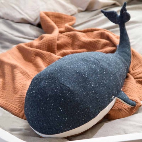 pluszowy wieloryb od Mukaki