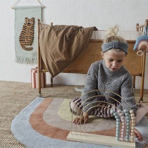 pluszowy wieloryb i zabawki edukacyjne