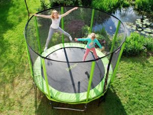 sprawdź co daje skakanie na trampolinie